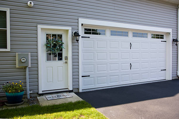 24/7 Emergency Garage Door Panel Replacement experts in Dudley, NC